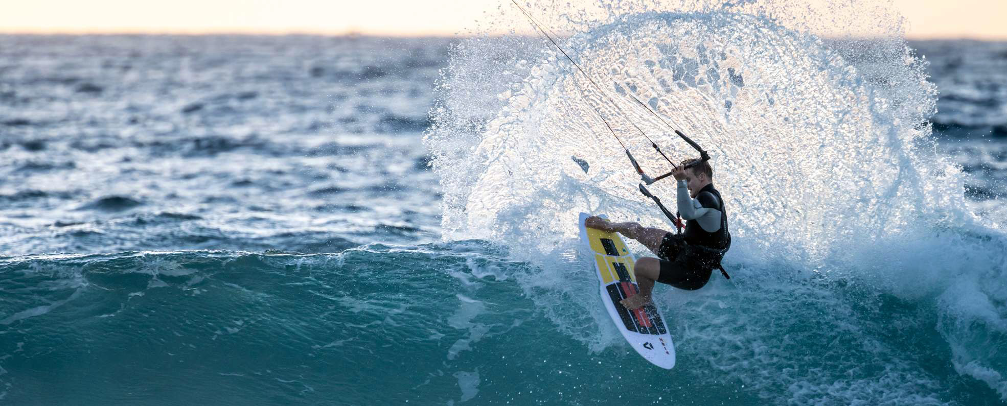 fish_neo-surskite-d-lab-wam-fish-whip-dlab-2022-Duotone-Kiteboarding