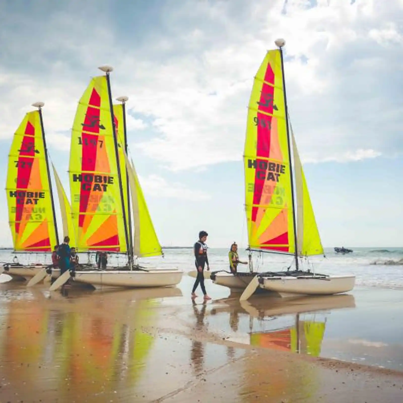 Catamarans Hobie Cat en navigation à Pornichet